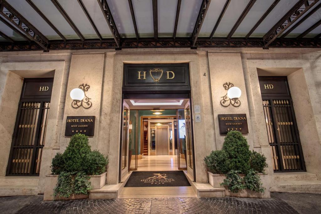 Hotel Diana exterior